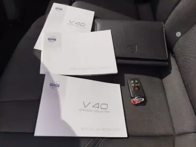 Volvo V40 Cross Country 2014 - 13950 EUR, 143620 km - AUTO.MOTO.pt - 143620km - foto 16 de 19