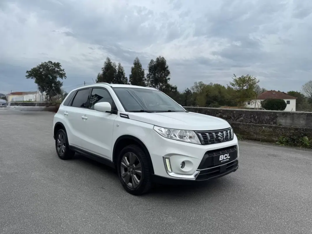 Suzuki Vitara 2019 - 15990 EUR, 77000 km - AUTO.MOTO.pt - 77000km - foto 1 de 32