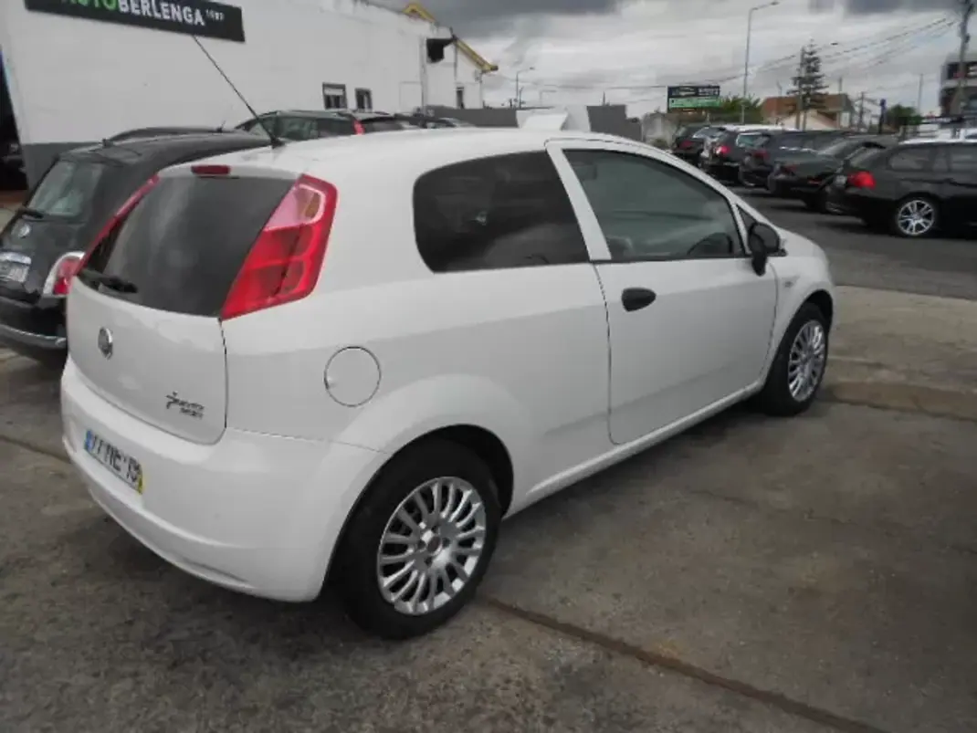 Fiat Fiorino 2012 - 5900 EUR, 216937 km - 216937km - foto 4 de 11