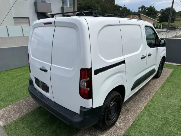 Citroën Berlingo 1.5 Hdi 2019 - 9900 EUR, 180000 km - AUTO.MOTO.pt - 180000km - foto 11 de 43
