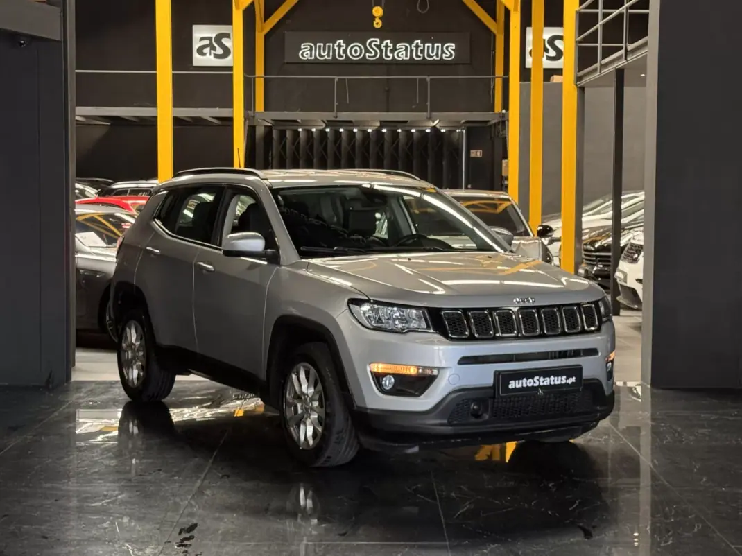 Jeep Compass 2021 - 18990 EUR, 40400 km - AUTO.MOTO.pt - 40400km - foto 1 de 27