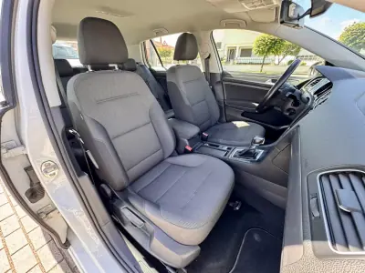 Volkswagen e-Golf 2019 - 16500 EUR, 70000 km - AUTO.MOTO.pt - 70000km - foto 15 de 18
