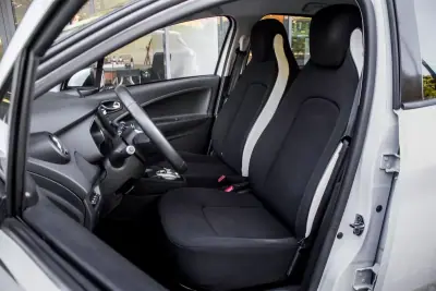Renault Zoe 2020 - 12900 EUR, 44743 km - AUTO.MOTO.pt - 44743km - foto 25 de 38