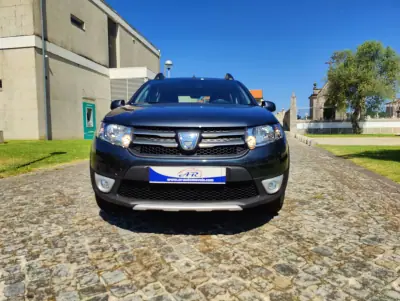 Dacia Sandero 2016 - 8950 EUR, 41927 km - AUTO.MOTO.pt - 41927km - foto 2 de 12