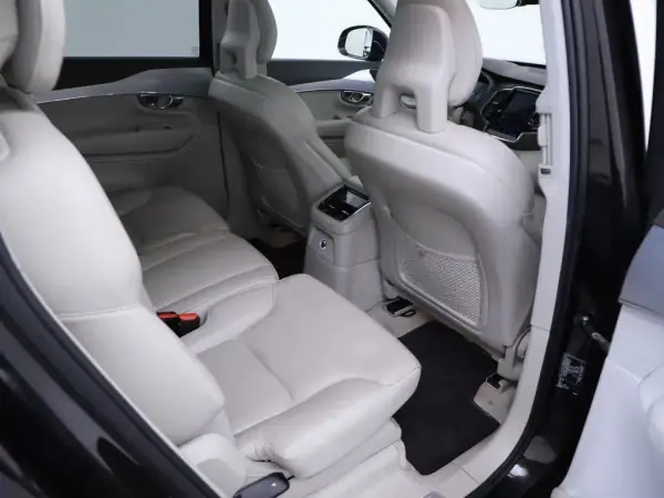 Volvo XC 90 2016 - 26790 EUR, 221486 km - AUTO.MOTO.pt - 221486km - foto 11 de 16