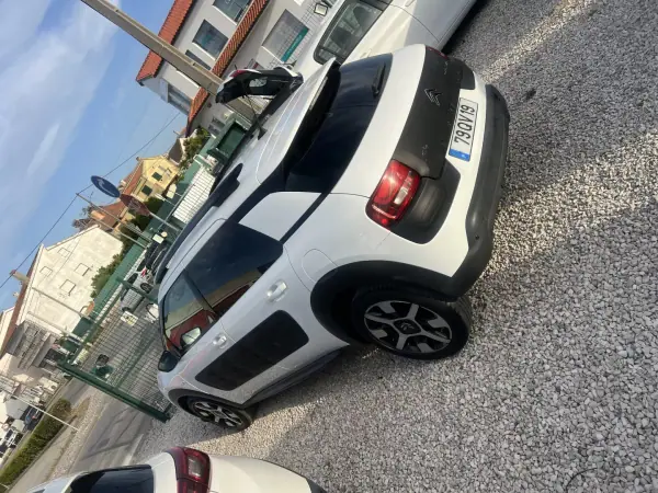 Citroën C4 Cactus 2016 - 9999 EUR, 237000 km - AUTO.MOTO.pt - 237000km - foto 3 de 7