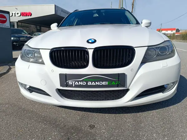 BMW 320 2011 - 12900 EUR, 206000 km - AUTO.MOTO.pt - 206000km - foto 4 de 37