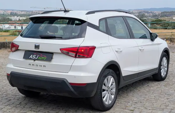 SEAT Arona 2019 - 10500 EUR, 229648 km - AUTO.MOTO.pt - 229648km - foto 9 de 23