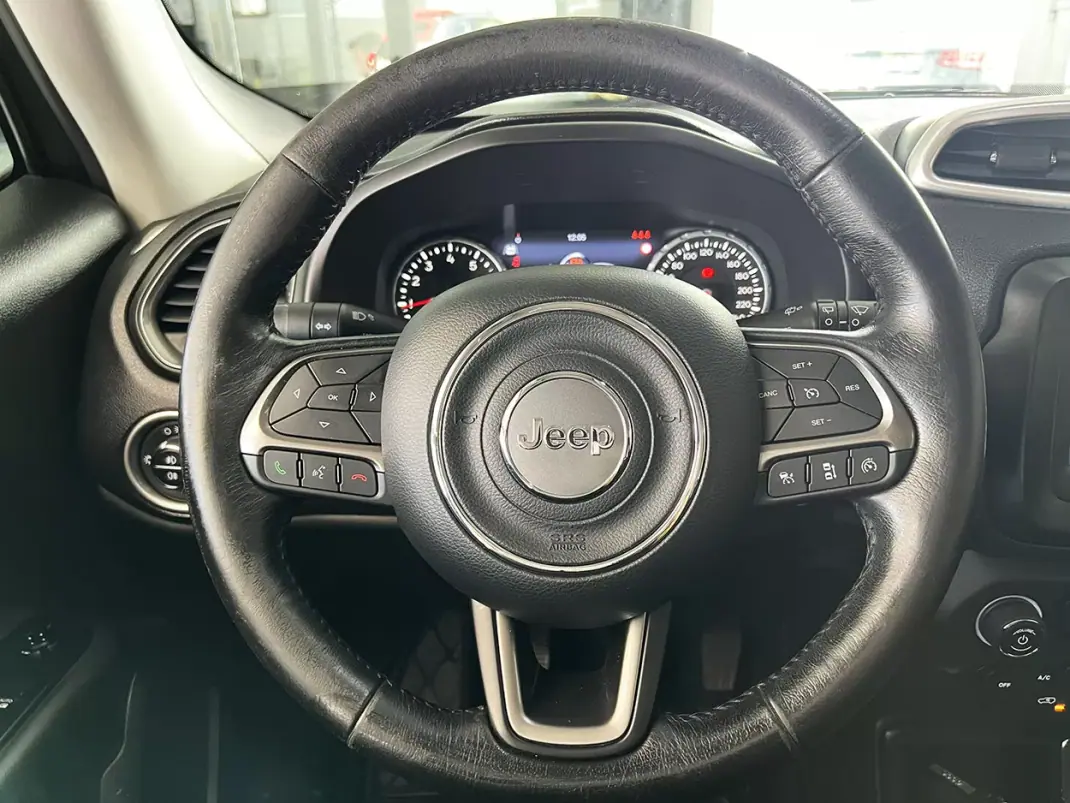 Jeep Renegade 2020 - 14800 EUR, 108465 km - AUTO.MOTO.pt - 108465km - foto 8 de 22