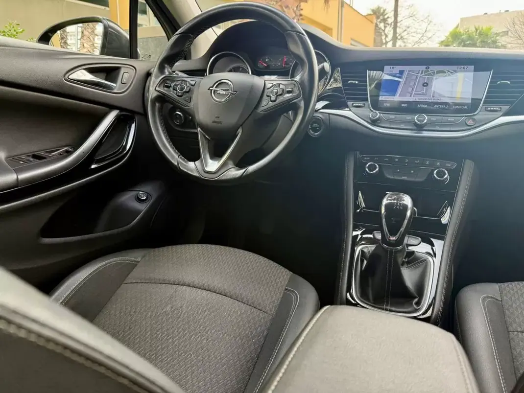 Opel Astra Sports Tourer 2016 - 10990 EUR, 127900 km - AUTO.MOTO.pt - 127900km - foto 15 de 35