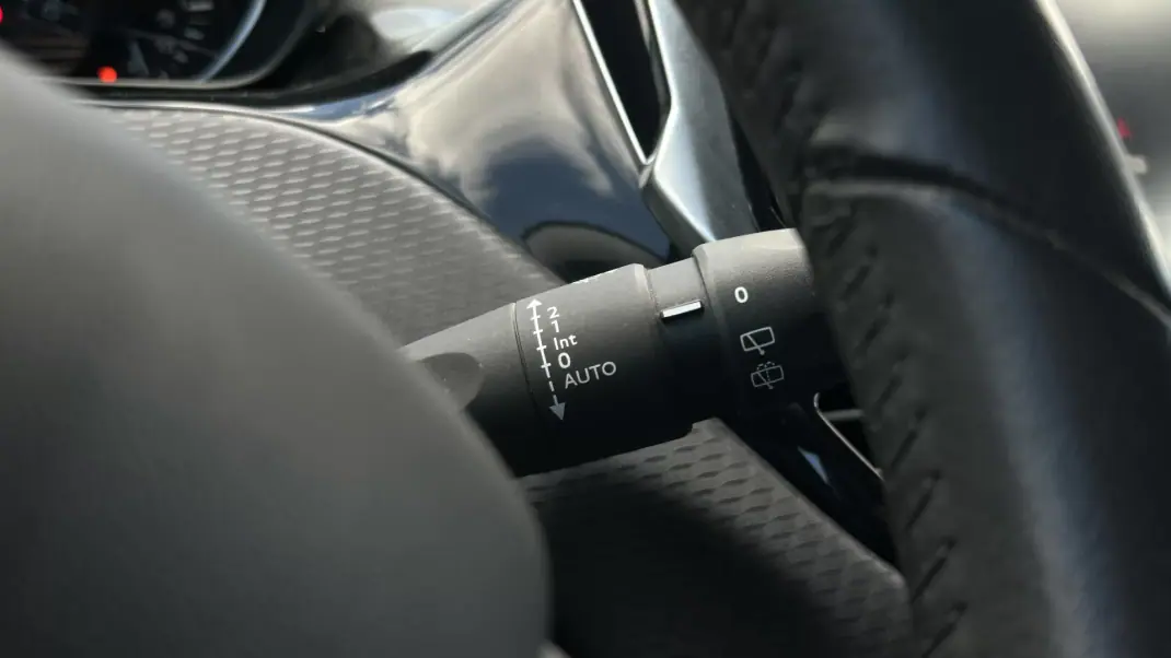 Peugeot 208 2019 - 8990 EUR, 107500 km - 107500km - foto 28 de 31
