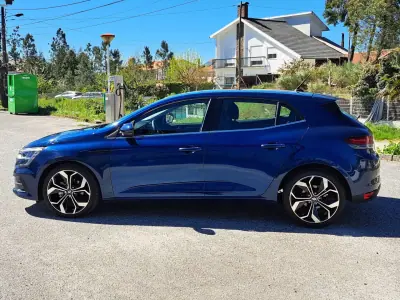 Renault Mégane 2021 - 17490 EUR, 95509 km - AUTO.MOTO.pt - 95509km - foto 11 de 46