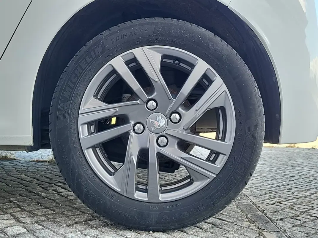 Peugeot 208 2022 - 11900 EUR, 61017 km - 61017km - foto 11 de 23