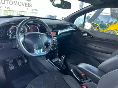 Citroën DS3 2010 - 6500 EUR, 220000 km - AUTO.MOTO.pt - 220000km - foto 6 de 11