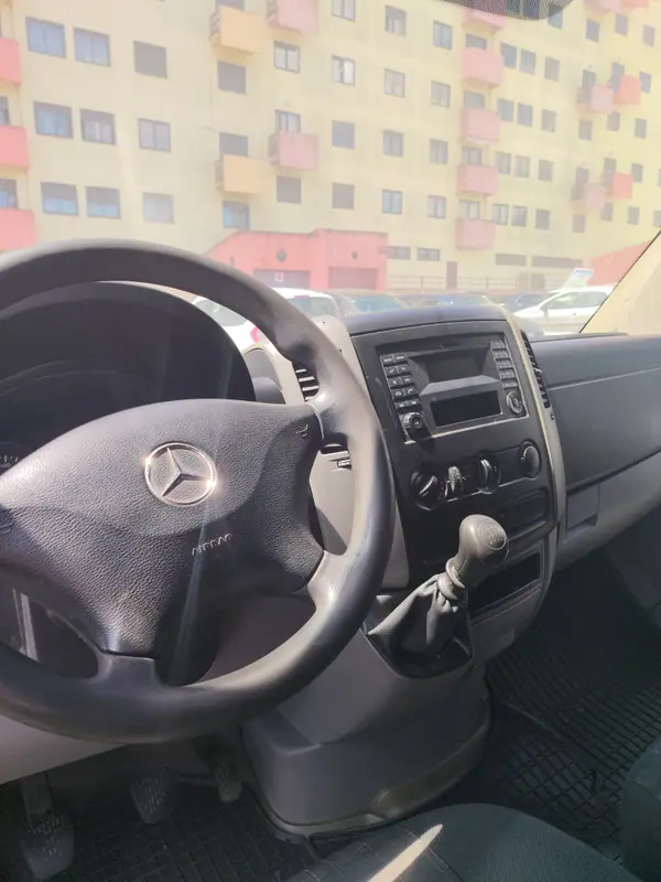 Mercedes-Benz Sprinter 2015 - 14500 EUR, 380000 km - AUTO.MOTO.pt - 380000km - foto 6 de 9