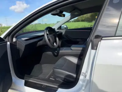 Tesla Model 3 2024 — photo 3 of 7