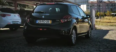 Peugeot 208 2016 — foto 6 de 11