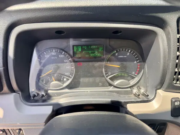 Mitsubishi 2018 - 24990 EUR, 305000 km - AUTO.MOTO.pt - 305000km - foto 9 de 14