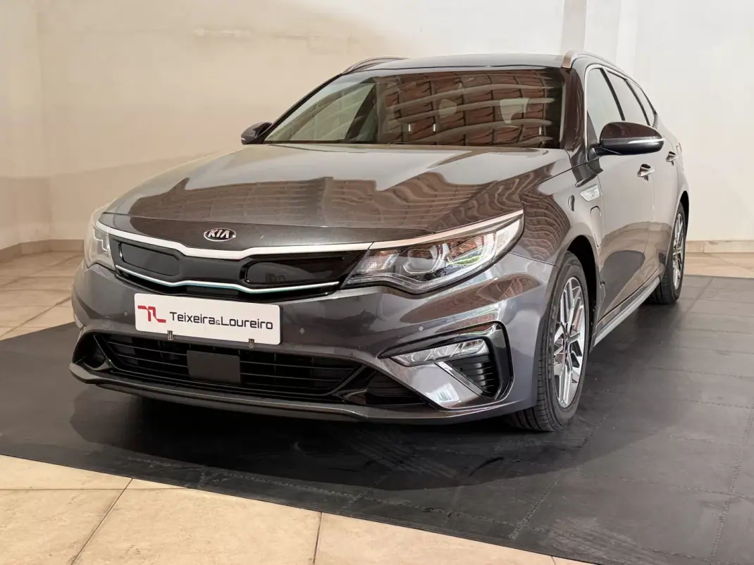 Kia Optima SW 2021 - 19500 EUR, 109915 km - AUTO.MOTO.pt - 109915km - foto 1 de 28