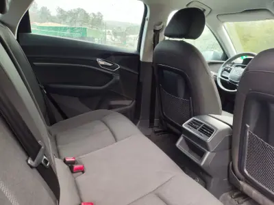 Audi e-tron 2021 - 22500 EUR, 181400 km - AUTO.MOTO.pt - 181400km - foto 12 de 12