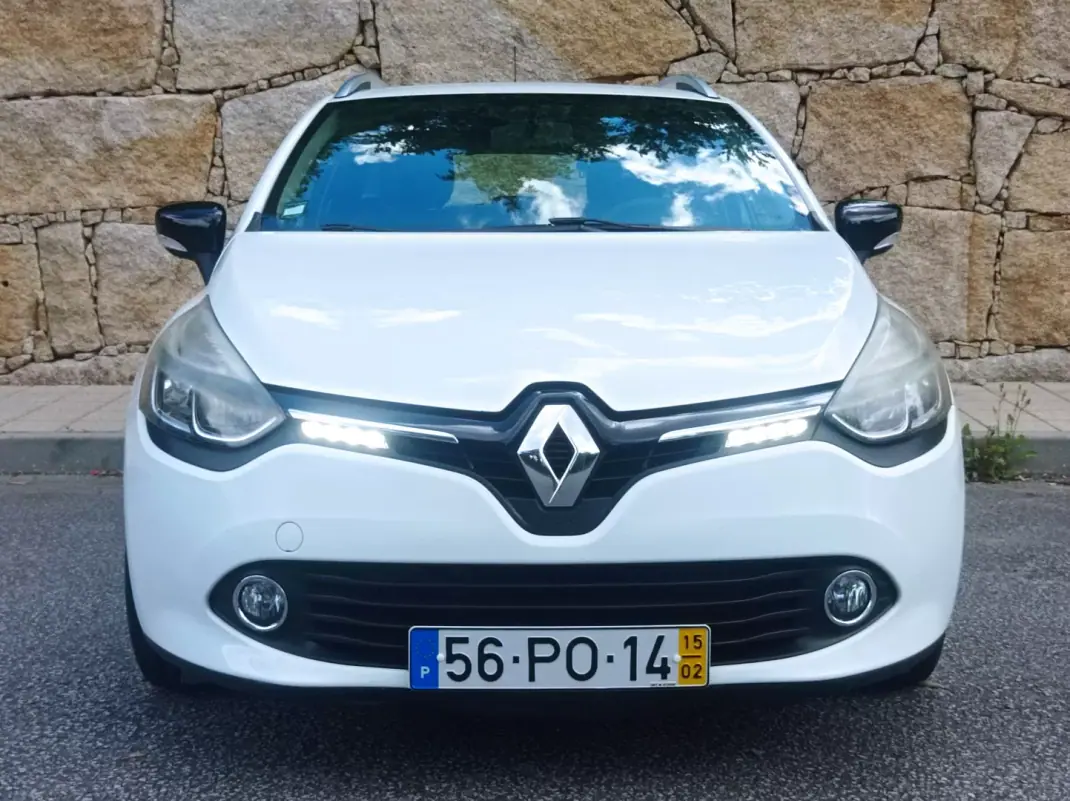 Renault Clio Sport Tourer 2015 - 7990 EUR, 185000 km - AUTO.MOTO.pt - 185000km - foto 4 de 11