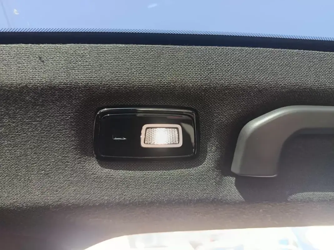 Polestar 2 2021 - 25500 EUR, 90000 km - AUTO.MOTO.pt - 90000km - foto 13 de 31