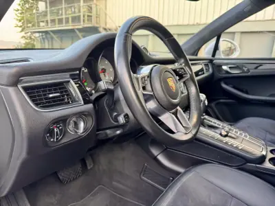 Porsche Macan 2016 - 45990 EUR, 132000 km - AUTO.MOTO.pt - 132000km - foto 24 de 34