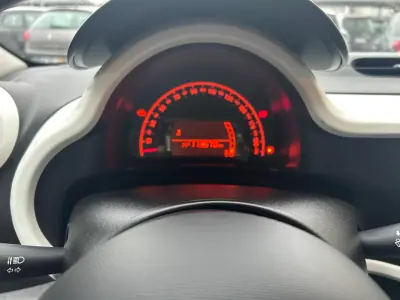Renault Twingo 2018 - 10500 EUR, 113670 km - AUTO.MOTO.pt - 113670km - foto 11 de 18