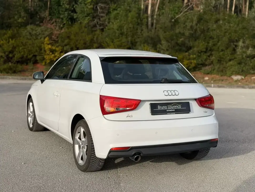 Audi A1 2017 - 12900 EUR, 164200 km - 164200km - foto 13 de 22