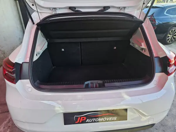 Renault Clio 2023 - 11999 EUR, 115000 km - AUTO.MOTO.pt - 115000km - foto 13 de 14