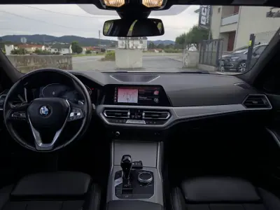 BMW 320 2022 - 29990 EUR, 150000 km - AUTO.MOTO.pt - 150000km - foto 32 de 49