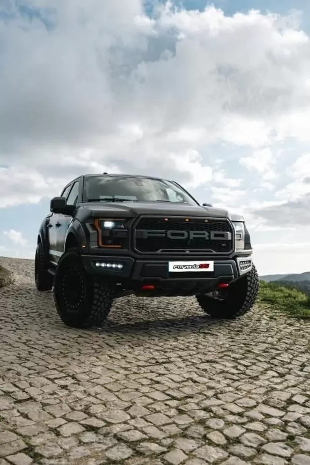 Ford F-150 2017 - 79800 EUR, 121888 km - AUTO.MOTO.pt - 121888km - foto 2 de 23
