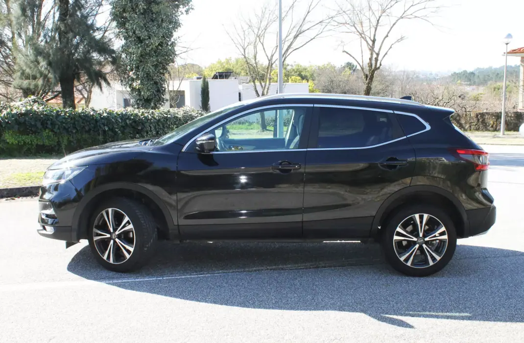 Nissan Qashqai 2018 - 20750 EUR, 87000 km - AUTO.MOTO.pt - 87000km - foto 11 de 37