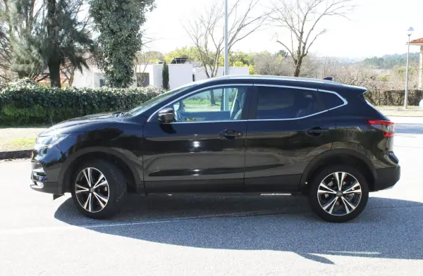 Nissan Qashqai 2018 - 19990 EUR, 87000 km - AUTO.MOTO.pt - 87000km - foto 11 de 37