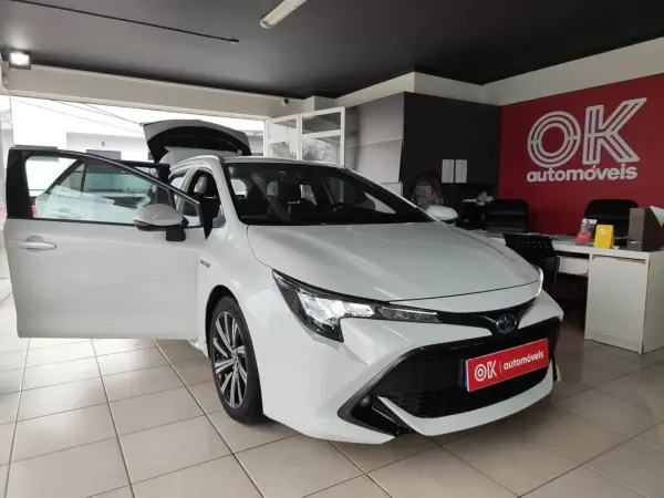 Toyota Corolla Touring Sports 2021 - 21950 EUR, 114000 km - AUTO.MOTO.pt - 114000km - foto 19 de 35