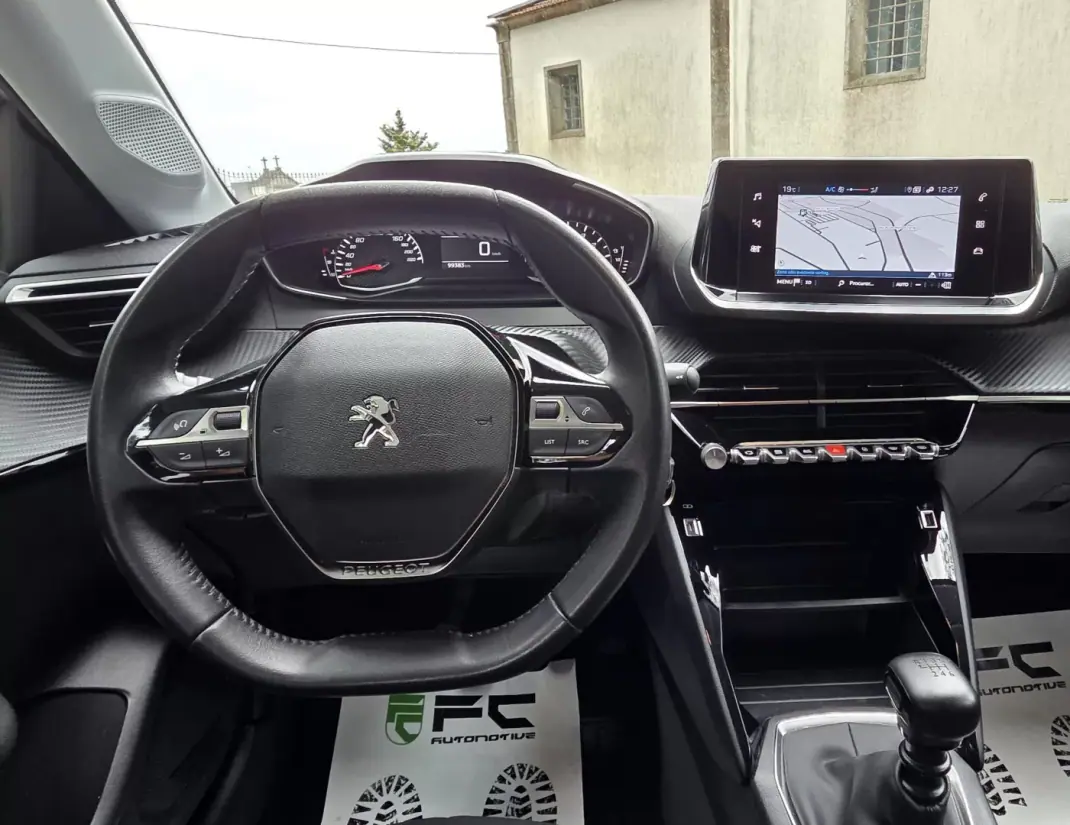 Peugeot 208 2022 - 13490 EUR, 109000 km - AUTO.MOTO.pt - 109000km - foto 11 de 21