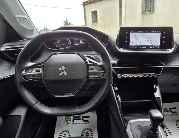 Peugeot 208 2022 - 13490 EUR, 109000 km - AUTO.MOTO.pt - 109000km - foto 11 de 21