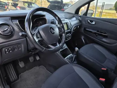 Renault Captur 2016 - 11990 EUR, 118000 km - AUTO.MOTO.pt - 118000km - foto 12 de 32
