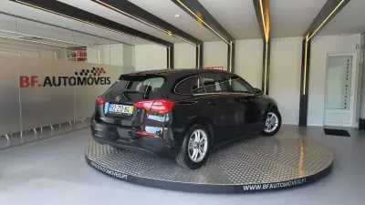 Mercedes-Benz A 180 2019 - 18900 EUR, 238120 km - AUTO.MOTO.pt - 238120km - foto 17 de 53