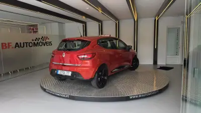 Renault Clio 2014 - 7900 EUR, 194340 km - AUTO.MOTO.pt - 194340km - foto 17 de 47