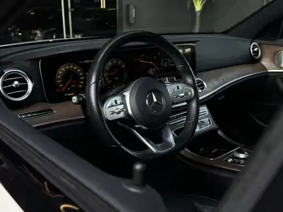 Mercedes-Benz E 300 2019 - 33490 EUR, 105000 km - AUTO.MOTO.pt - 105000km - foto 19 de 46