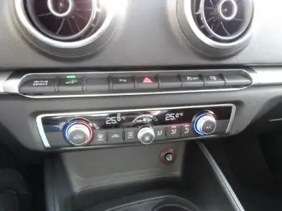 Audi A3 Sportback 2015 - 17500 EUR, 195633 km - AUTO.MOTO.pt - 195633km - foto 21 de 41