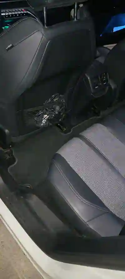 Peugeot 3008 2018 - 16000 EUR, 78900 km - foto 5 de 14