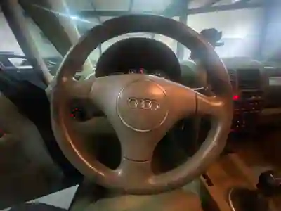 Audi A2 2000 - 2250 EUR, 206000 km - AUTO.MOTO.pt - 206000km - foto 16 de 20