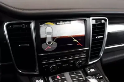 Porsche Panamera 2012 - 42500 EUR, 169168 km - AUTO.MOTO.pt - 169168km - foto 12 de 17