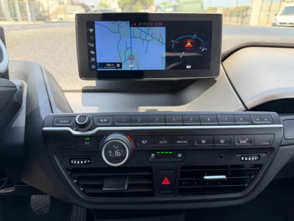 BMW i3 2021 - 25490 EUR, 33600 km - AUTO.MOTO.pt - 33600km - foto 11 de 27