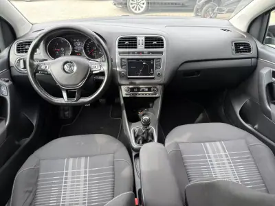 Volkswagen Polo 2015 - 10450 EUR, 133800 km - AUTO.MOTO.pt - 133800km - foto 10 de 12