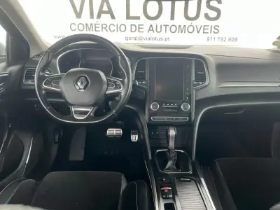Renault Mégane 2018 - 14500 EUR, 170000 km - AUTO.MOTO.pt - 170000km - foto 8 de 12