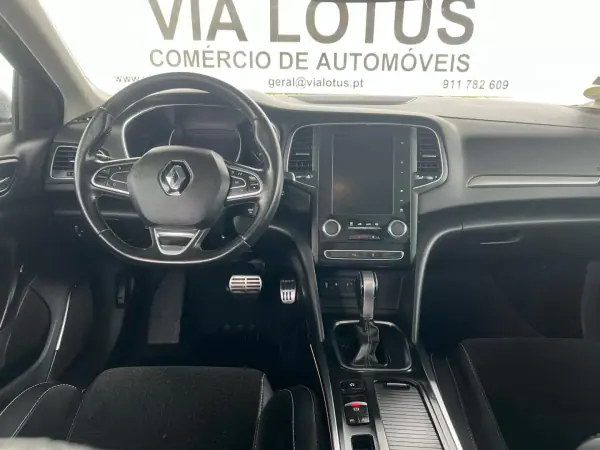 Renault Mégane 2018 - 14500 EUR, 170000 km - AUTO.MOTO.pt - 170000km - foto 8 de 12