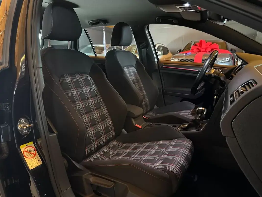 Volkswagen Golf 2019 - 27490 EUR, 92118 km - AUTO.MOTO.pt - 92118km - foto 22 de 25